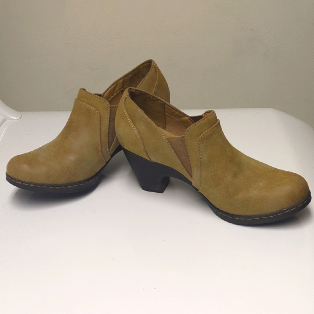 Women's Ortholite Tan ankle boots
